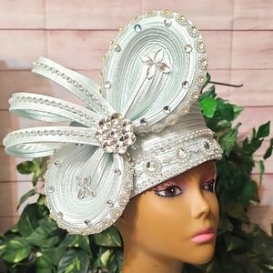 Elite Champagne NWT  Light Blue Embellished Fascinator